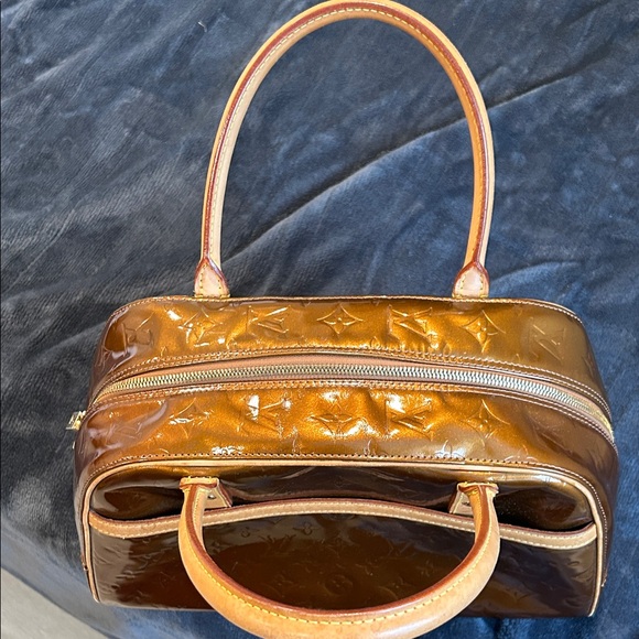 Louis Vuitton Bronze Vernis “Bedford” Leather Bag - Picture 7 of 17